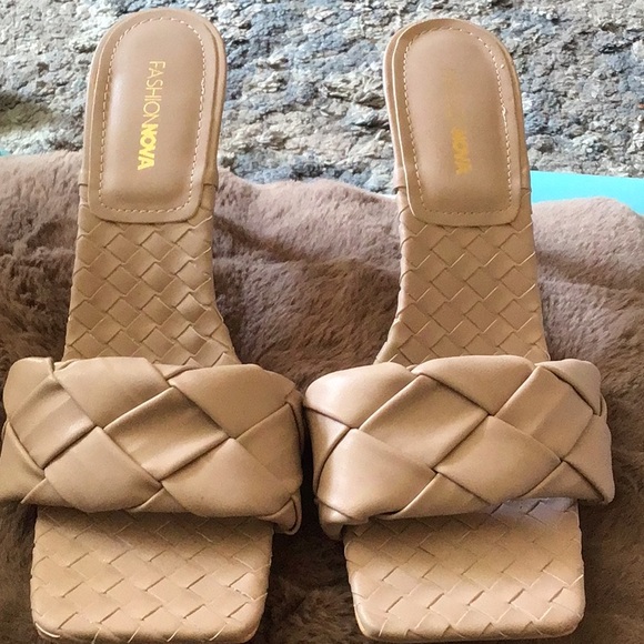 Tan - Picture 7 of 8